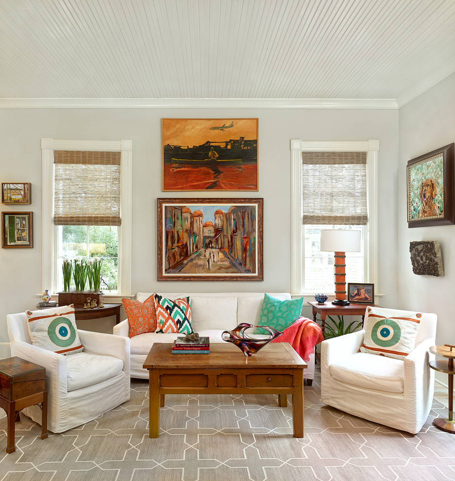 Repräsentatives Klassisches Wohnzimmer mit grauer Wandfarbe in Charleston