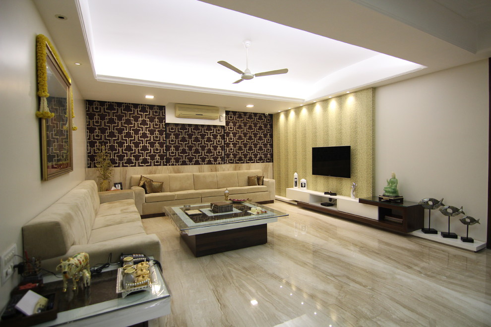 Idee per un grande soggiorno contemporaneo con sala formale, pareti beige, pavimento in marmo e TV a parete