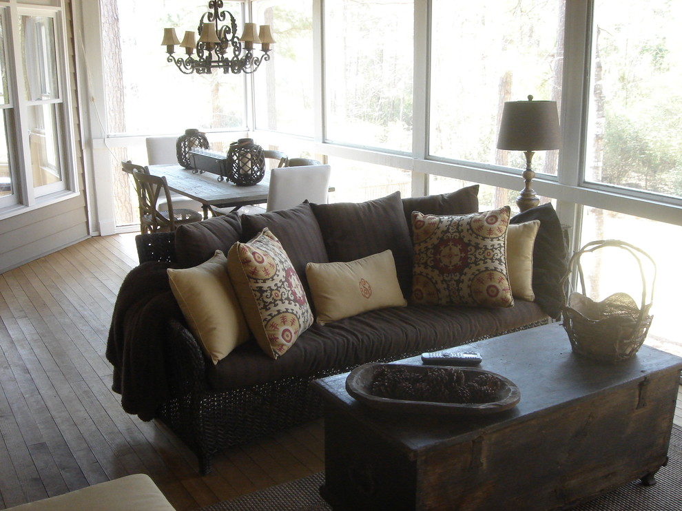 Design ideas for a traditional living room in Atlanta.
