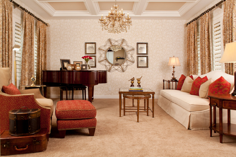 Источник вдохновения для домашнего уюта: гостиная комната в классическом стиле с музыкальной комнатой, бежевыми стенами и ковровым покрытием