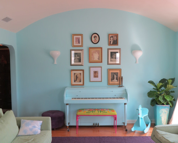 Photo of a modern living room in Los Angeles.