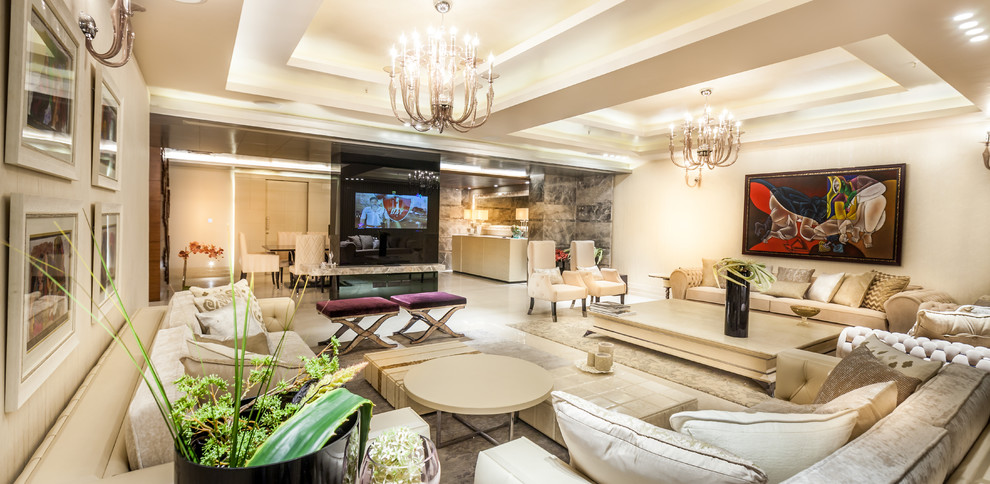 Design ideas for a classic living room in Delhi.