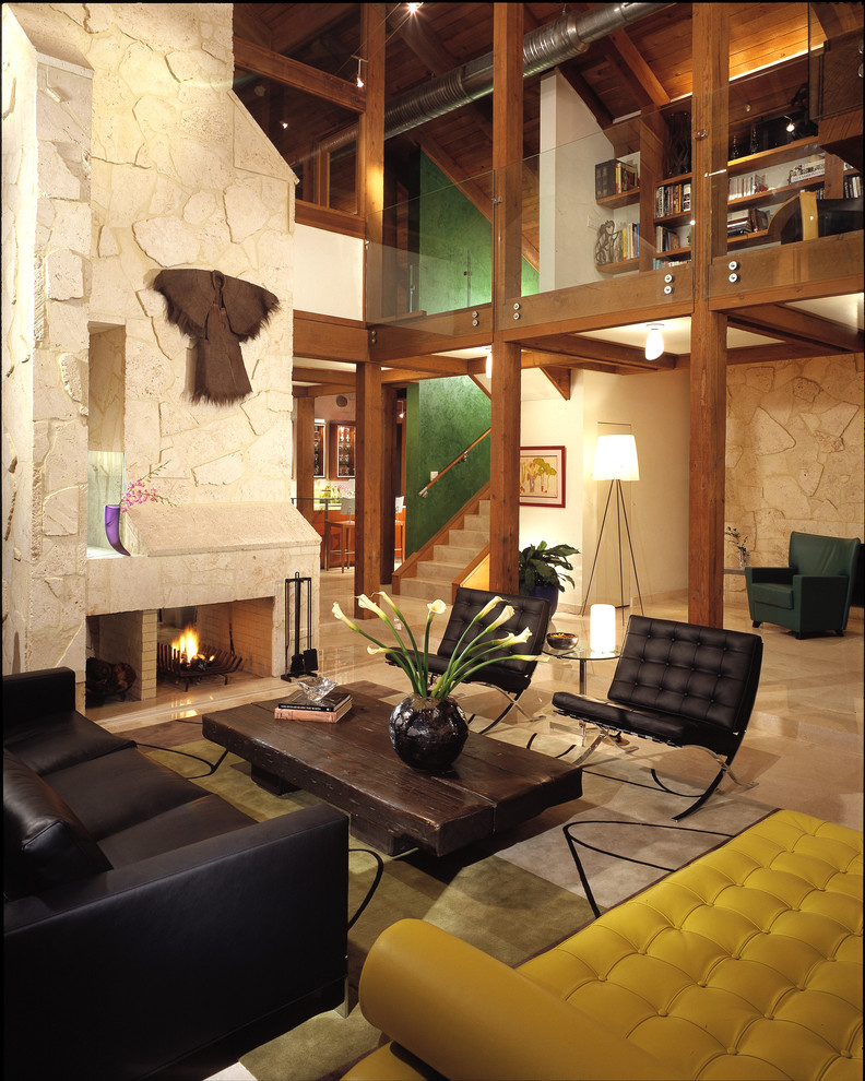Foto de salón para visitas tipo loft rústico de tamaño medio sin televisor con paredes blancas, todas las chimeneas, marco de chimenea de piedra y suelo beige