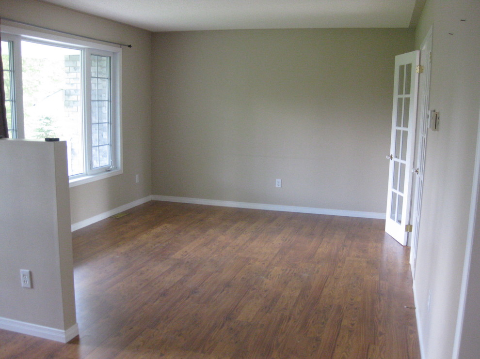 Living room - traditional living room idea in Toronto