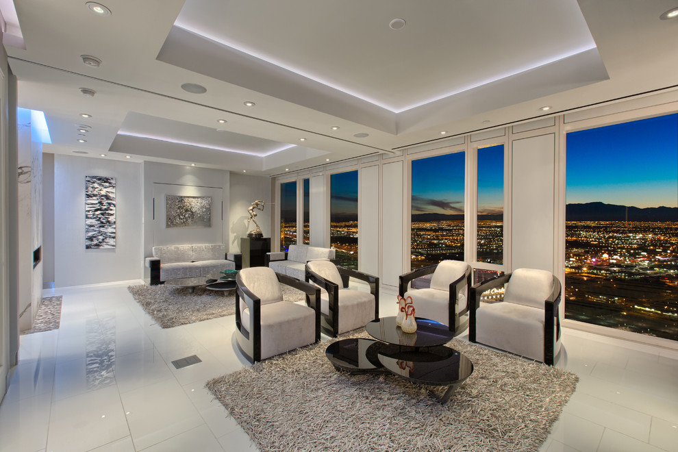 Minimalist living room photo in Las Vegas