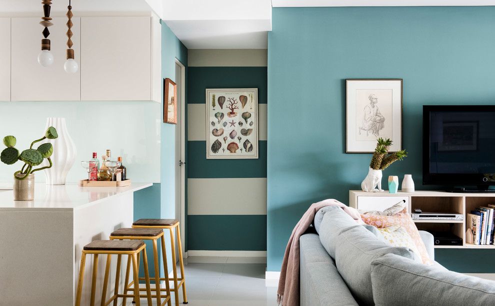 Offenes Maritimes Wohnzimmer mit grüner Wandfarbe in Sydney