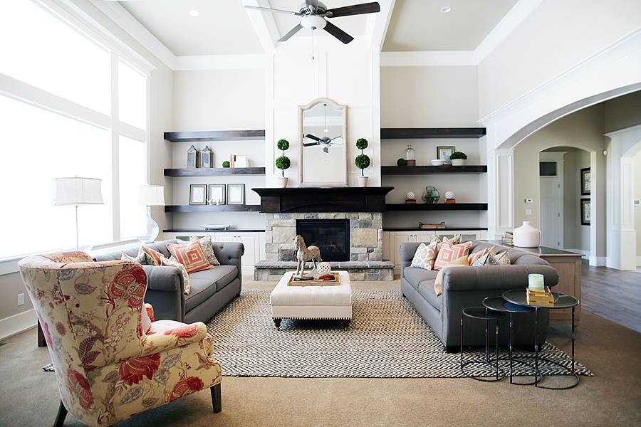 Living room - mid-sized traditional living room idea in Salt Lake City