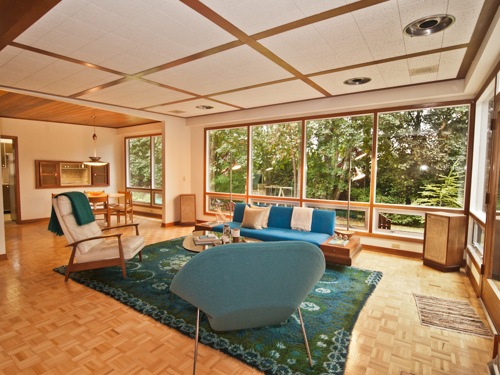 Example of a 1950s living room design in Portland