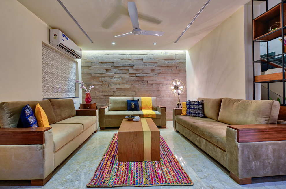 Modernes Wohnzimmer in Ahmedabad