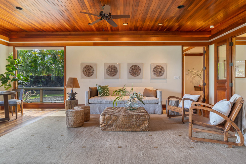 Inspiration for a world-inspired living room in Hawaii.