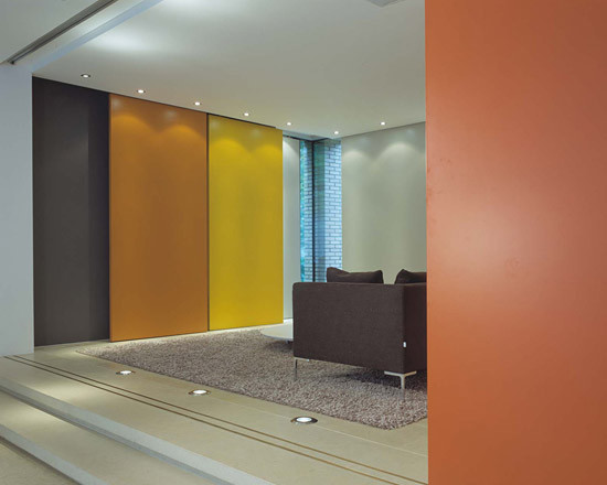 Example of a minimalist living room design in London