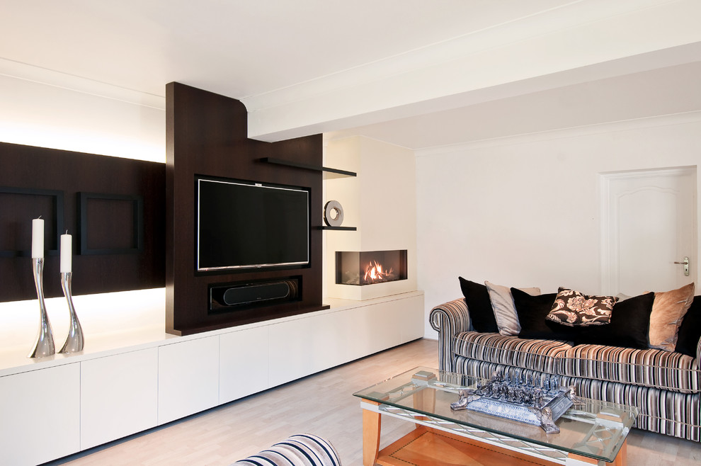 This is an example of a contemporary living room in Buckinghamshire.