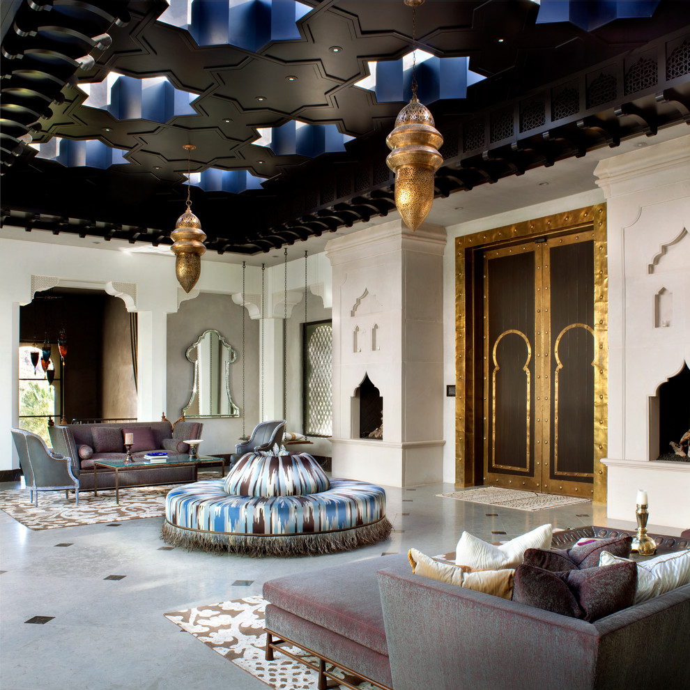 Стильный дизайн: парадная, открытая гостиная комната в средиземноморском стиле - последний тренд