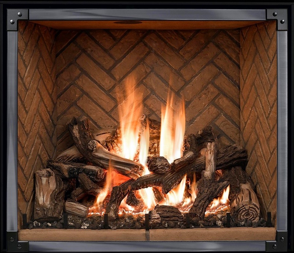 他の地域にある広いコンテンポラリースタイルのおしゃれなLDK (グレーの壁、カーペット敷き、標準型暖炉、タイルの暖炉まわり、黒い床) の写真