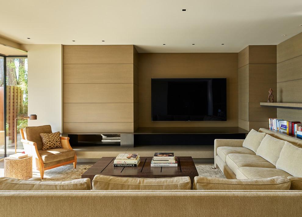 Immagine di un soggiorno contemporaneo con pareti beige, camino lineare Ribbon e TV a parete
