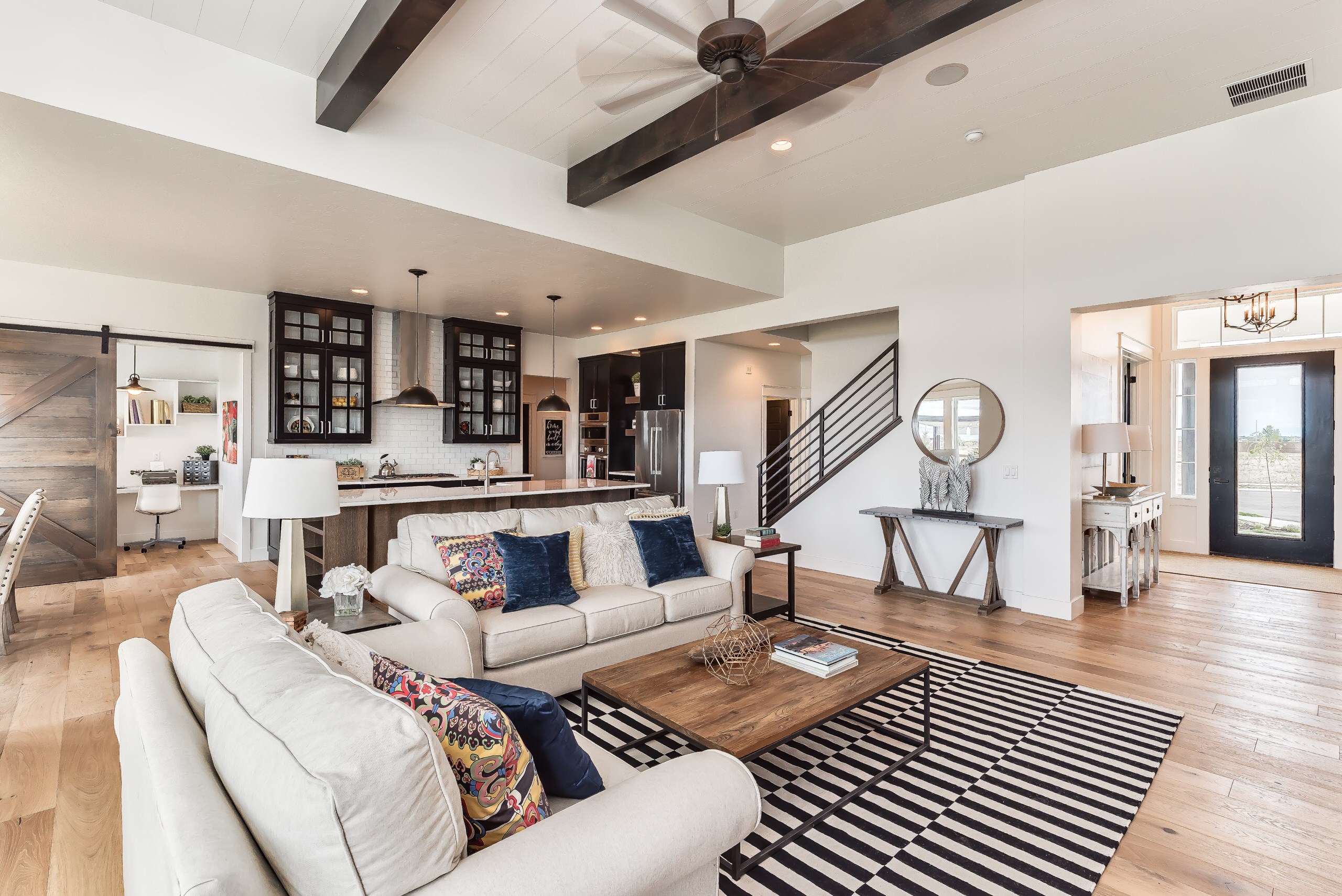 75 Farmhouse Living Room Ideas You Ll Love January 2023 Houzz   Meridian Idaho Clark Falls Modern Farmhouse Gardner Homes Img~bdf1fbfb073353a4 14 7686 1 8637107 