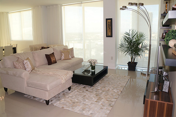 Contemporary living room in Miami.