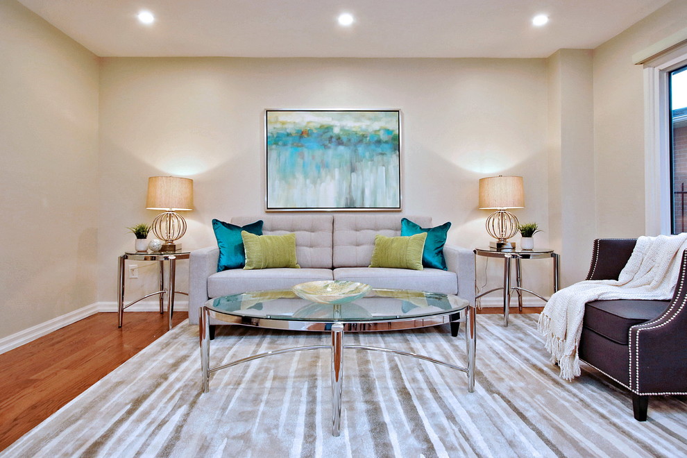 Transitional living room photo in Toronto
