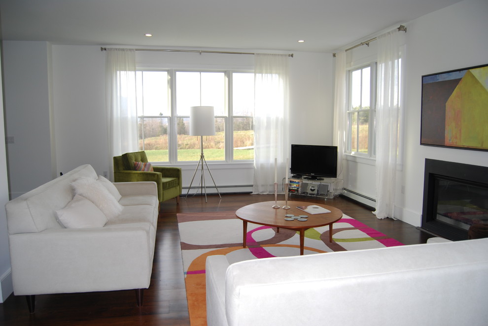 Example of a trendy living room design in Boston