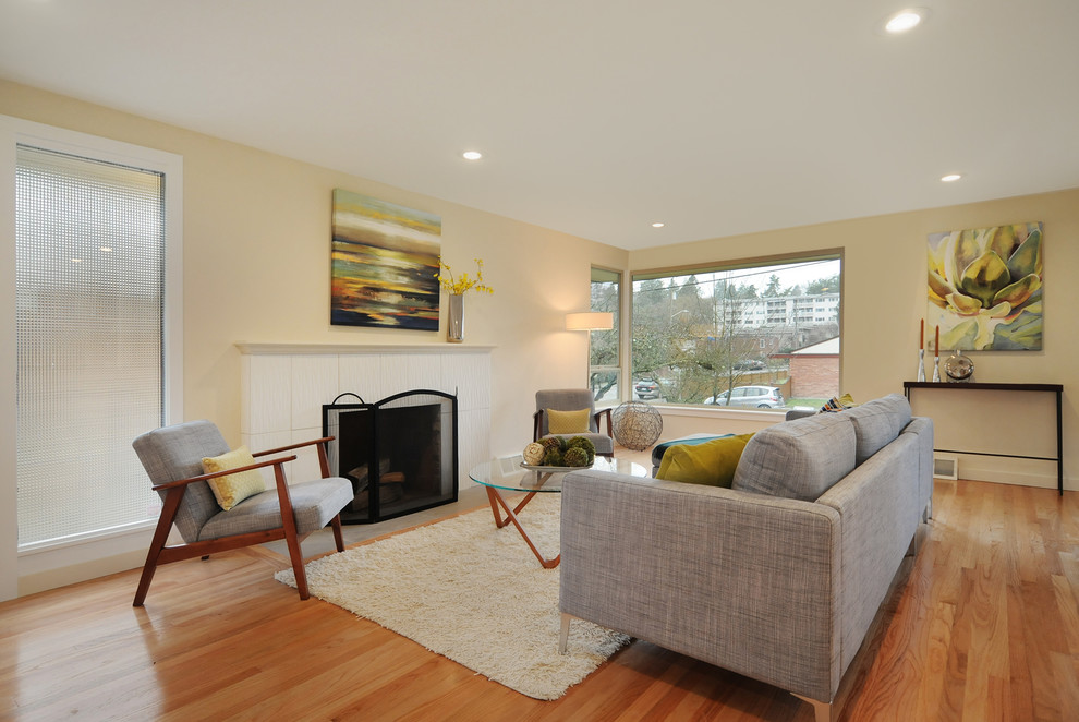 This is an example of a midcentury living room in Seattle.