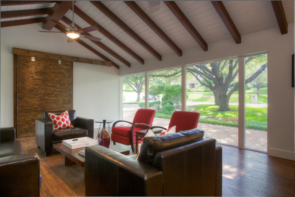 Example of a 1960s living room design in Dallas