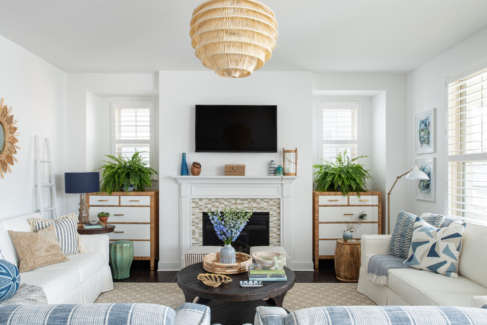 Mid-mod Coastal Casa - Beach Style - Living Room - Raleigh - by Mary ...