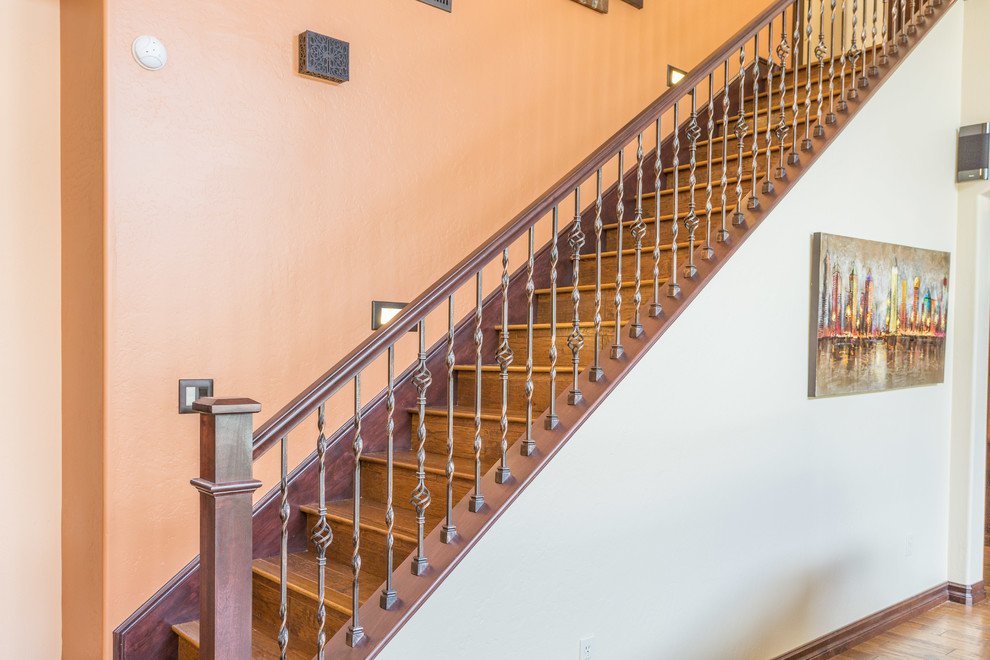 Mittelgroße Klassische Treppe in Phoenix