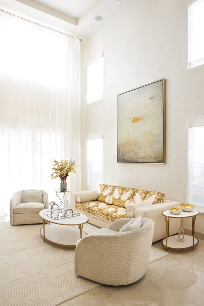 Großes, Repräsentatives, Fernseherloses, Offenes Klassisches Wohnzimmer ohne Kamin mit weißer Wandfarbe und Marmorboden in Miami