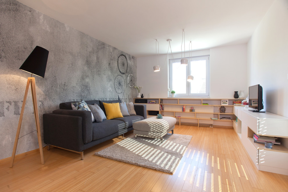 Свежая идея для дизайна: открытая гостиная комната среднего размера в современном стиле с серыми стенами и светлым паркетным полом без камина, телевизора - отличное фото интерьера