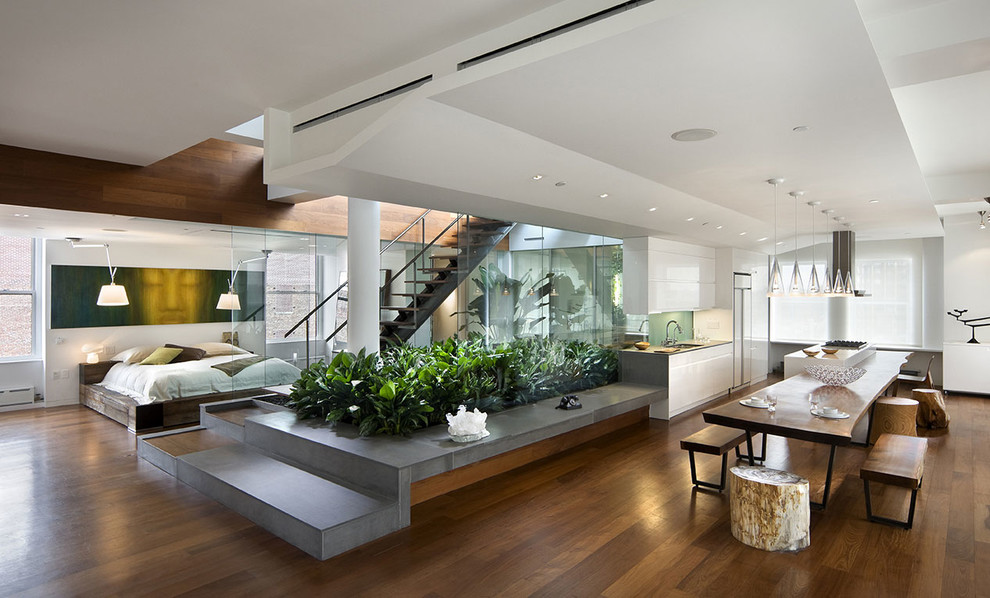 Inspiration for a modern living room in Toronto.