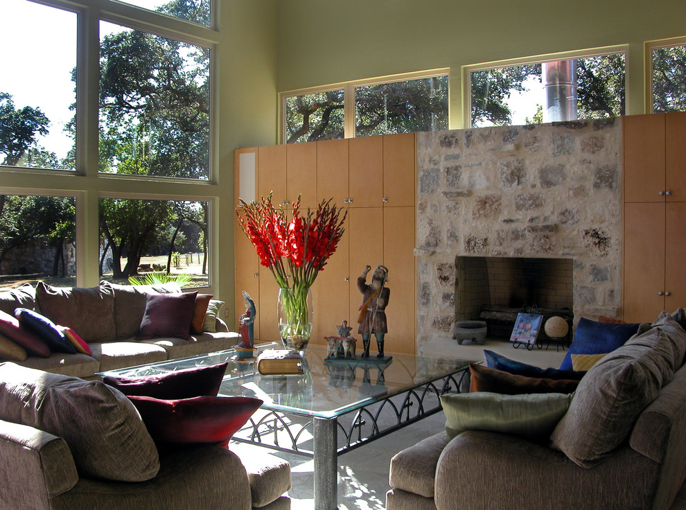 Design ideas for a modern living room in Austin.