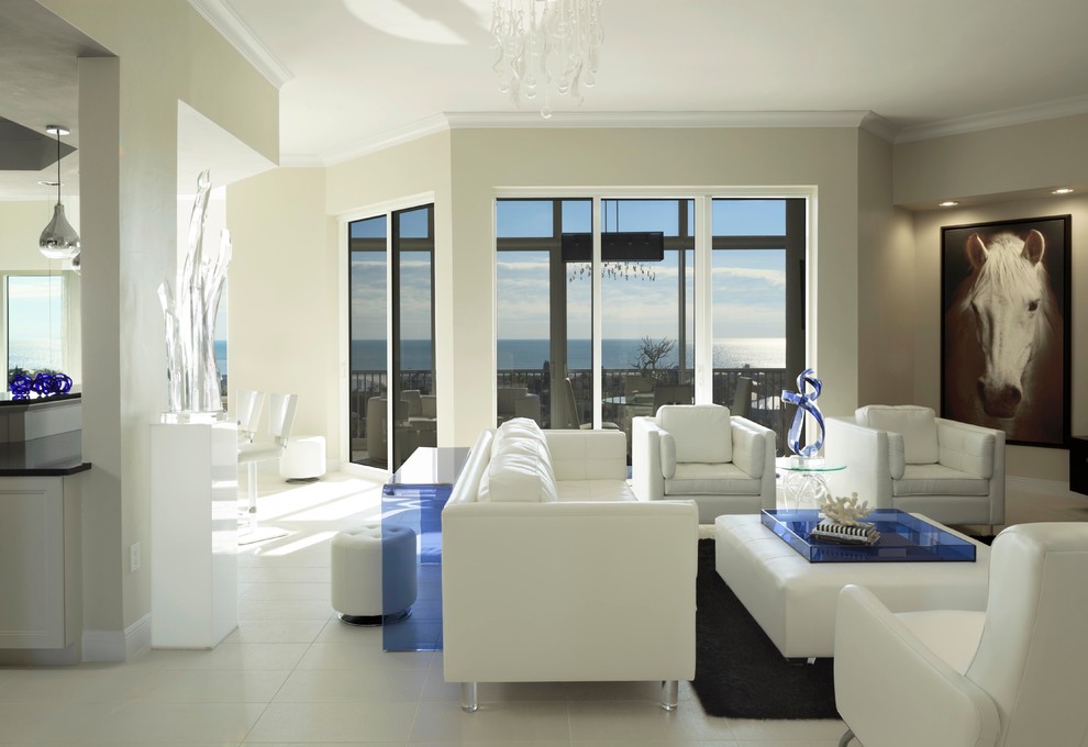 На фото: парадная, открытая гостиная комната среднего размера в современном стиле с бежевыми стенами, полом из керамогранита и белым полом без телевизора с