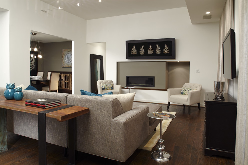 Minimalist living room photo in Atlanta