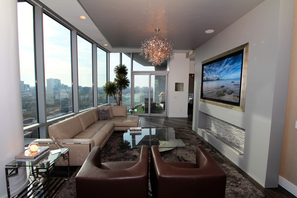 Minimalist living room photo in Houston