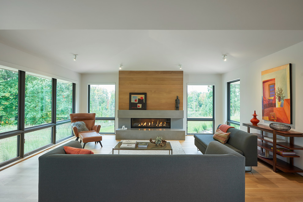 This is an example of a contemporary living room in Grand Rapids.
