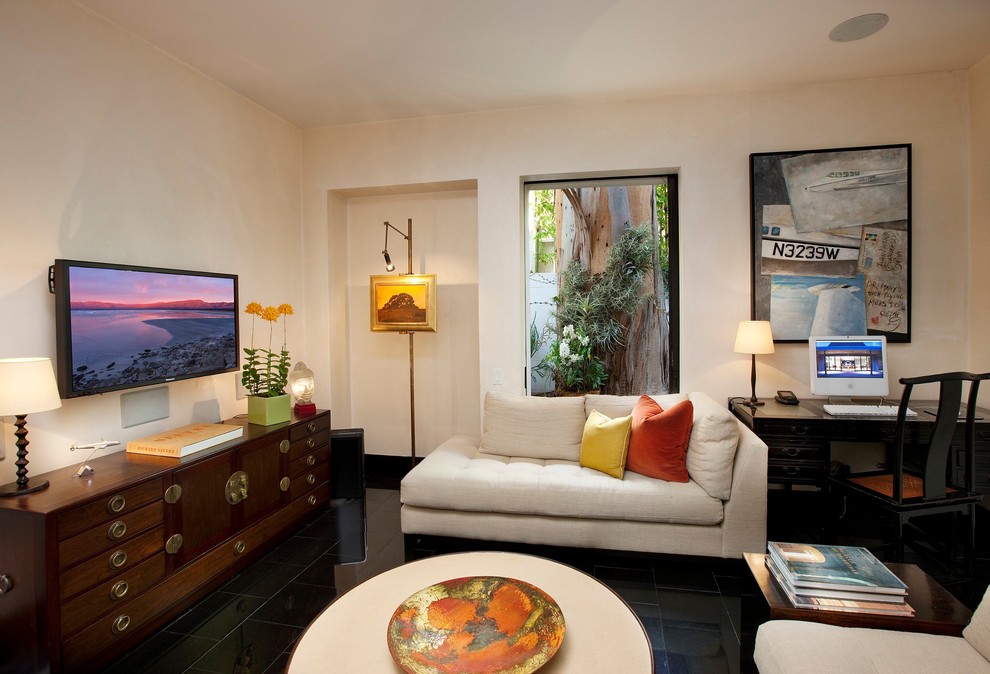 Contemporary living room in Santa Barbara.