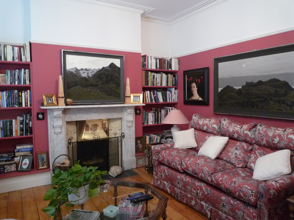 Elegant living room photo in Cardiff
