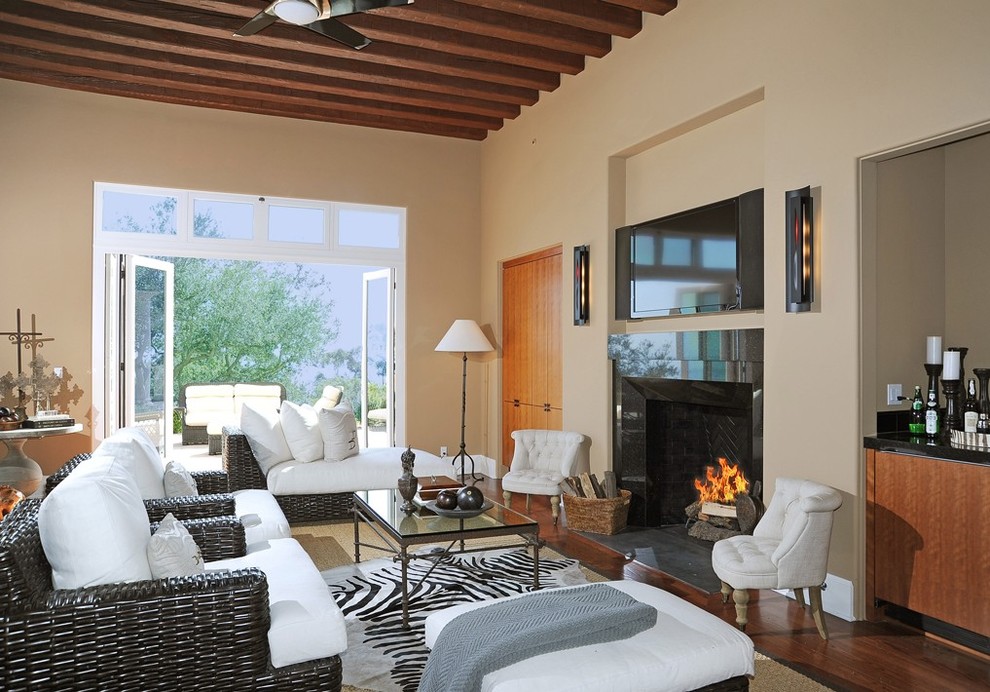 Inspiration for a mediterranean living room remodel in Los Angeles