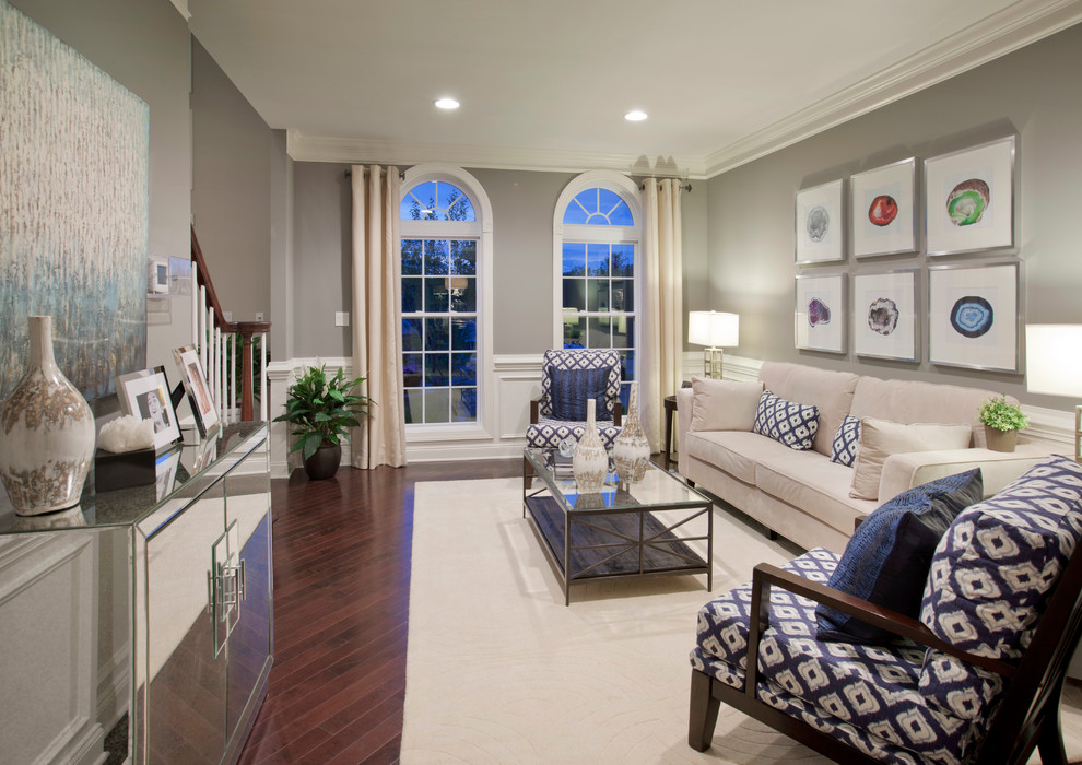 Свежая идея для дизайна: гостиная комната в современном стиле с серыми стенами и ковром на полу - отличное фото интерьера