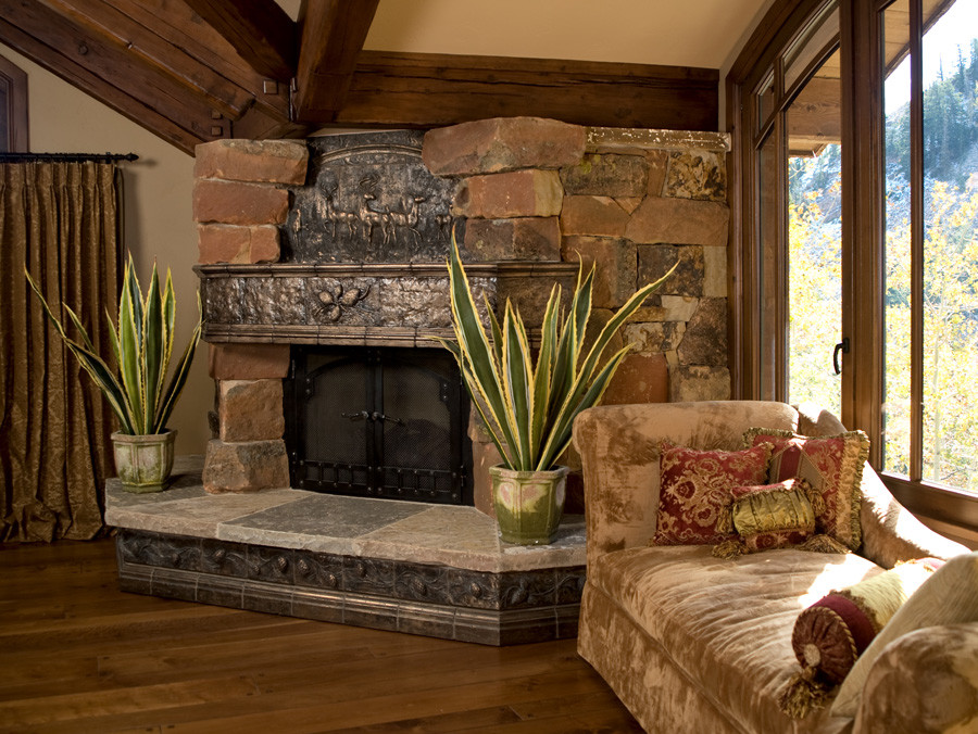 Photo of a rustic living room in Salt Lake City.