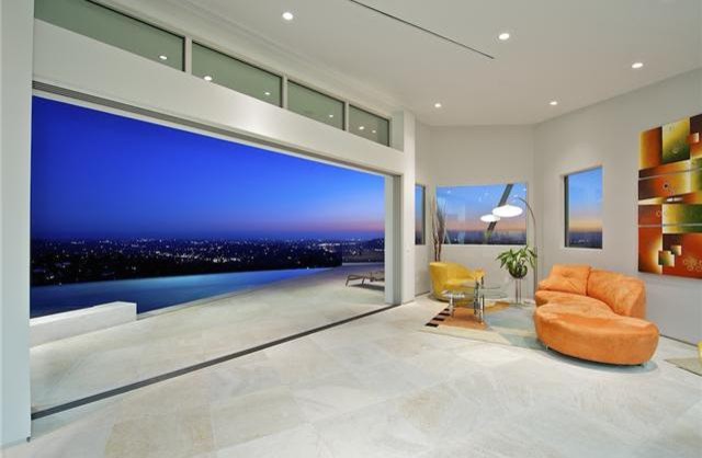 Minimalist living room photo in San Diego