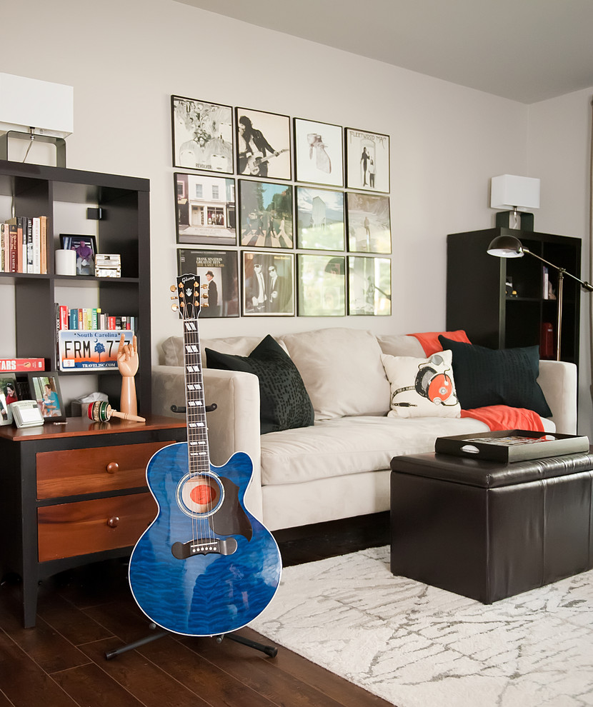 This is an example of a contemporary living room in Nashville.