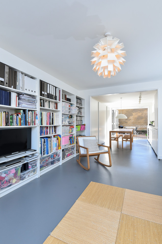 Immagine di un soggiorno moderno di medie dimensioni e aperto con pareti bianche, pavimento in linoleum, nessun camino e pavimento grigio