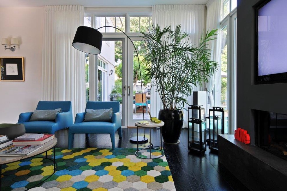 Design ideas for a traditional living room in Tel Aviv.