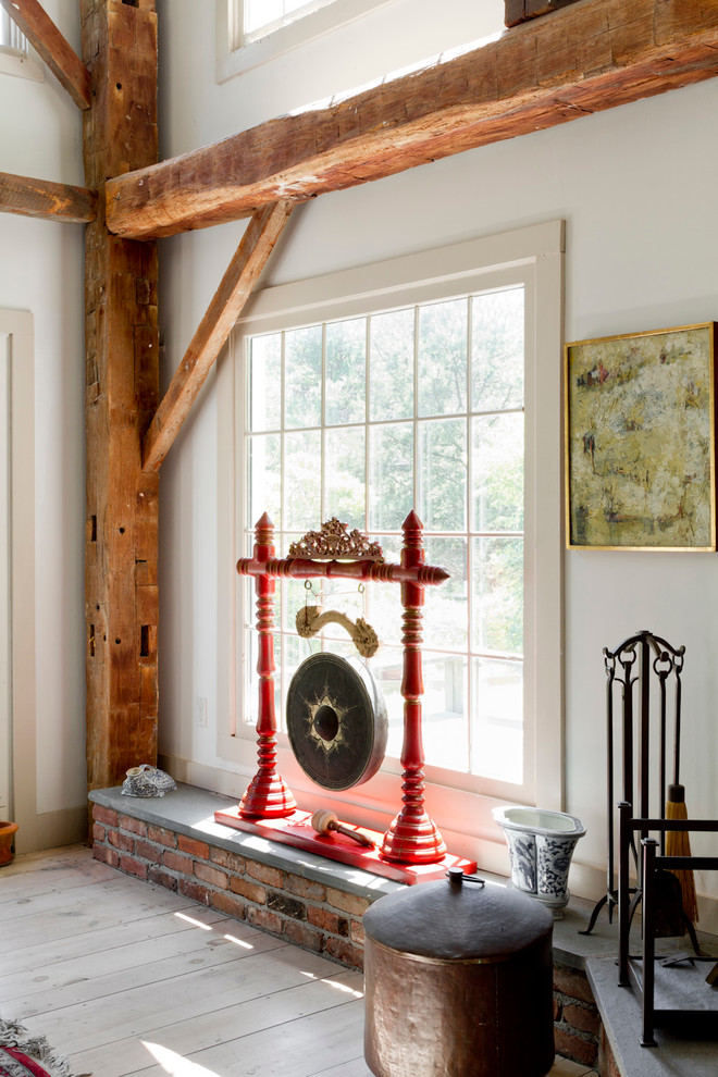 Inspiration for a farmhouse living room in New York.