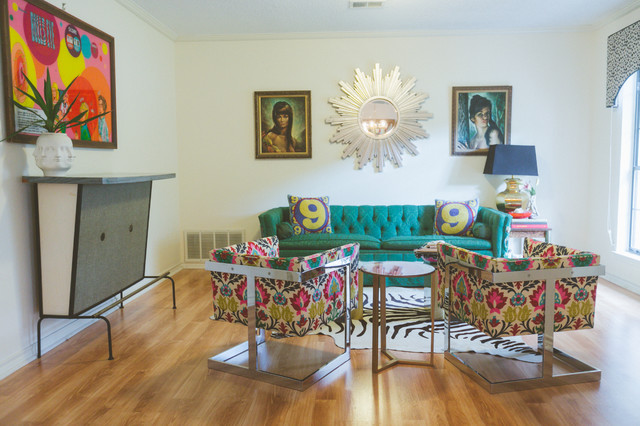 https://st.hzcdn.com/simgs/pictures/living-rooms/my-houzz-color-kitsch-and-craft-abound-in-this-austin-home-heather-banks-img~6001834009a460b8_4-5027-1-0ca1eae.jpg