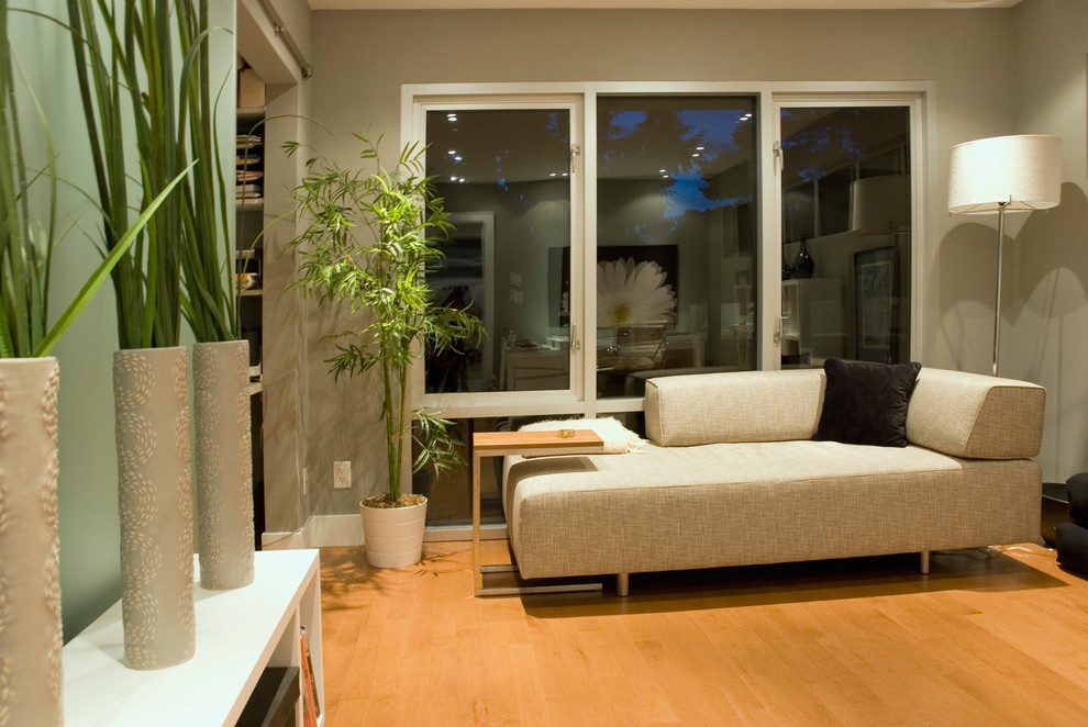 Living room - contemporary living room idea in Vancouver