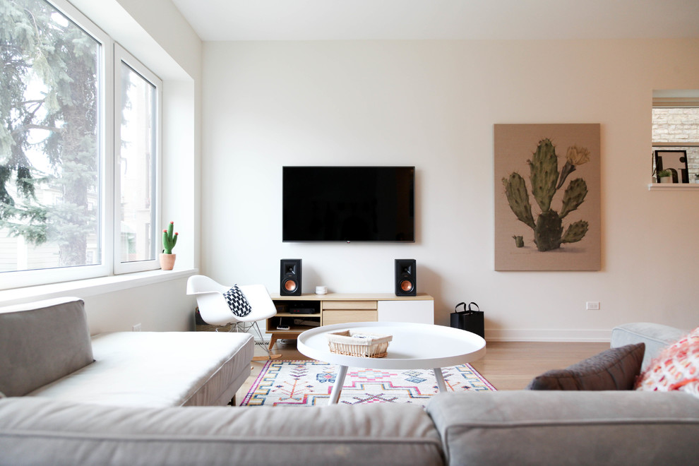 Living room - scandinavian living room idea in Chicago