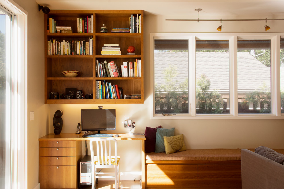 Trendy living room photo in San Francisco