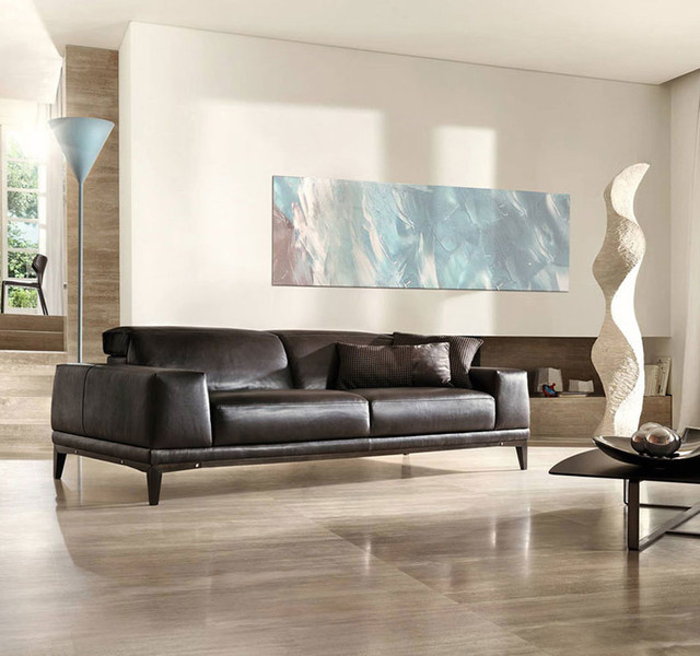 Imagen de salón para visitas abierto contemporáneo de tamaño medio sin chimenea y televisor con paredes beige y suelo marrón